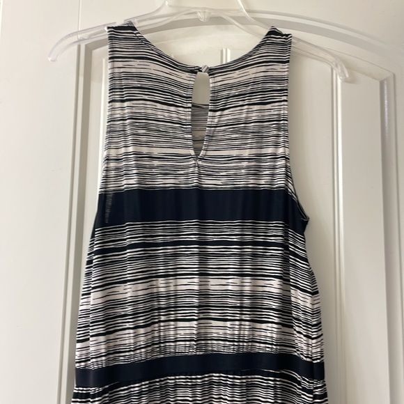 Loft Maxi Dress - Picture 5 of 9